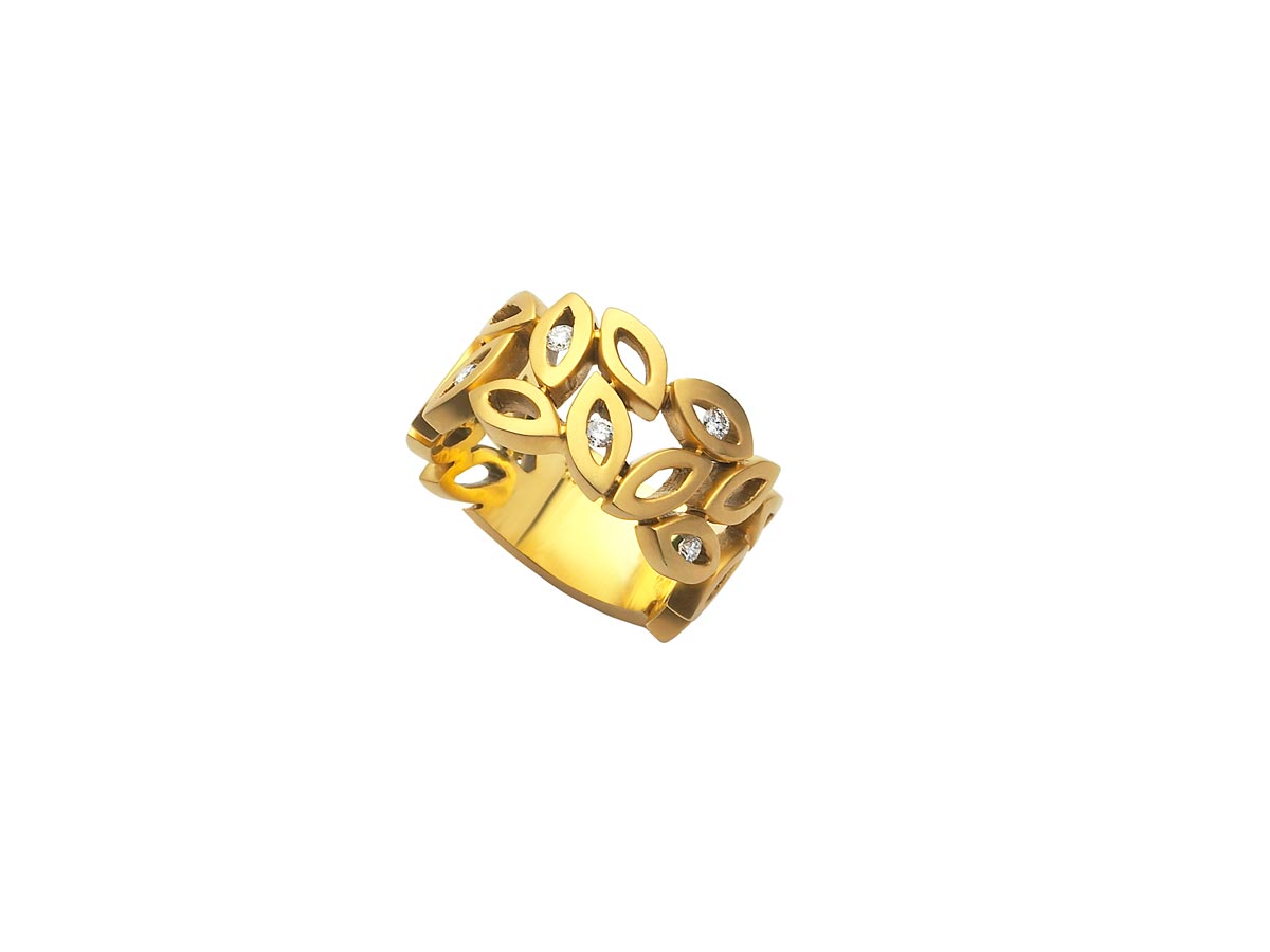 yellow gold 18K ring with diamonds