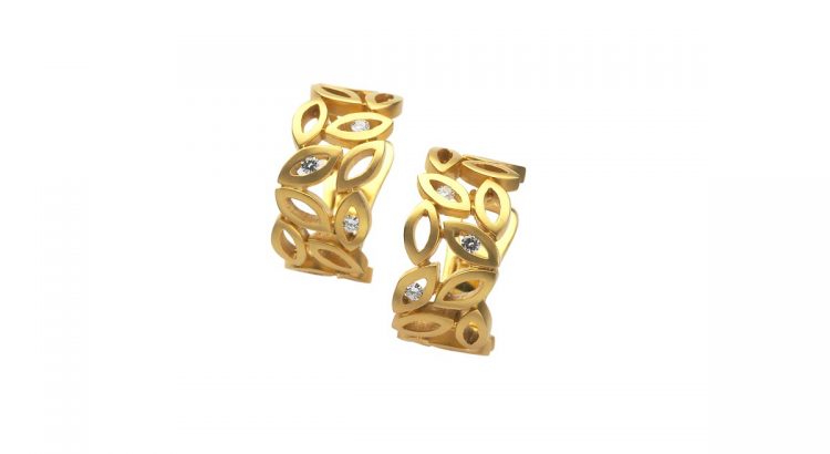 yellow gold 18K earrings with diamonds