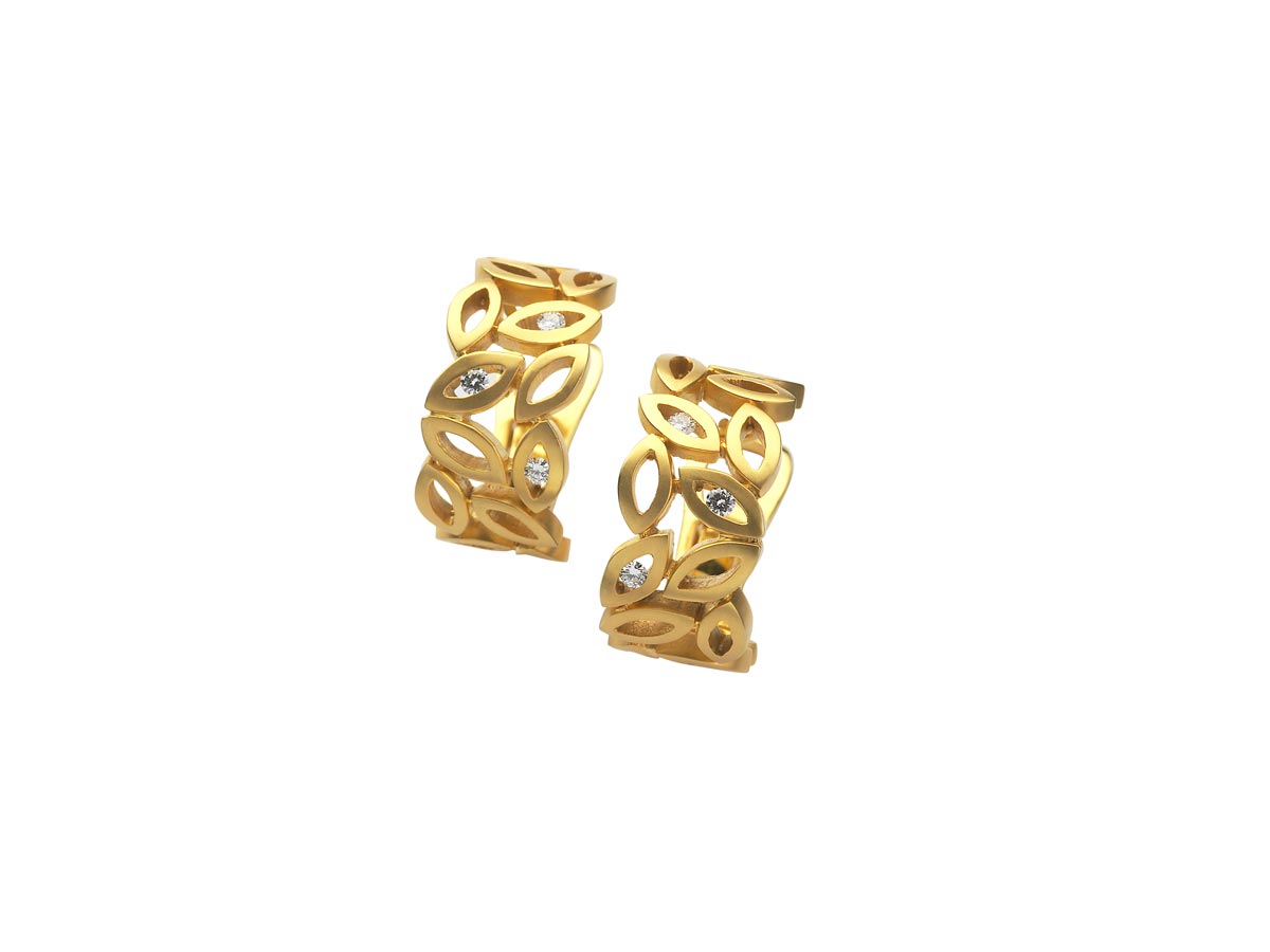 yellow gold 18K earrings with diamonds