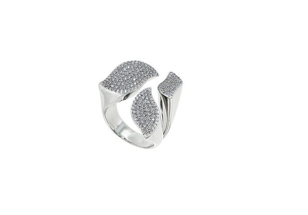 white gold 18K ring with diamonds