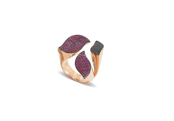 rose gold 18K ring with rubies and black diamonds