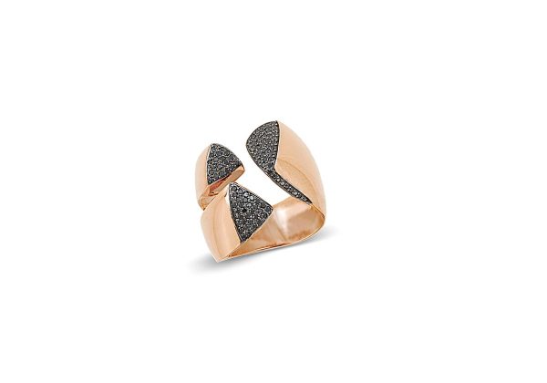 rose gold 18K ring with black and white diamonds