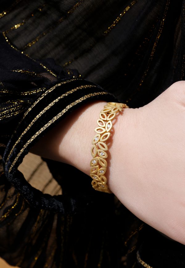 yellow gold 18K bracelet with diamonds