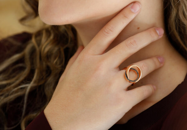 rose gold 18K ring with black diamonds